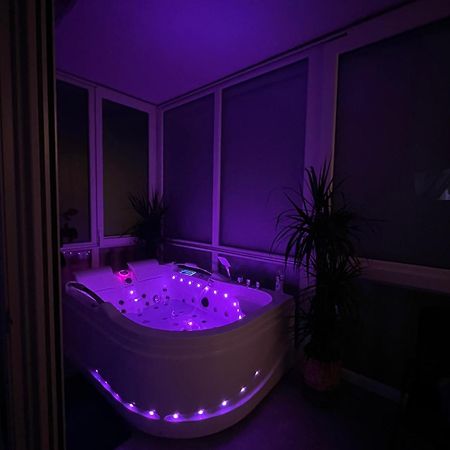 Luxrooms - Hotel Type With Private Jacuzzi Bjelovar Exterior photo